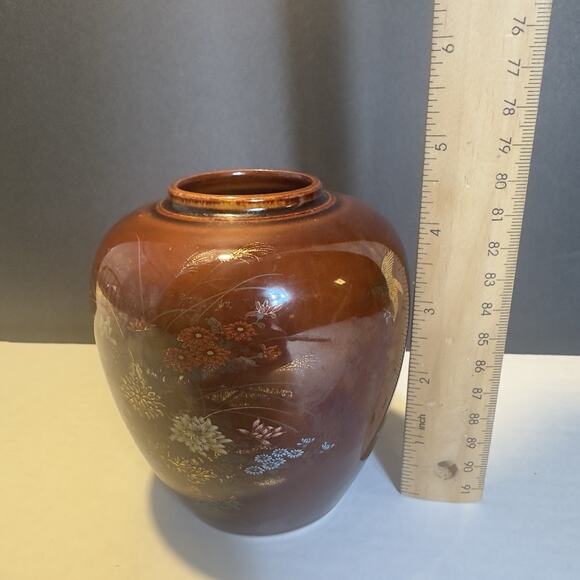 Toyo Japan Floral Vase Red Lacquered Finish 8” Hand-Painted Chrysanthemum Design - Picture 10 of 11